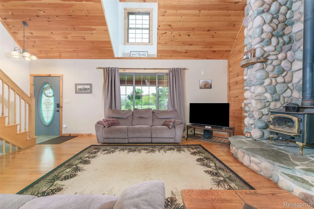 2500 E Jones Road Deerfield Township MI 48855