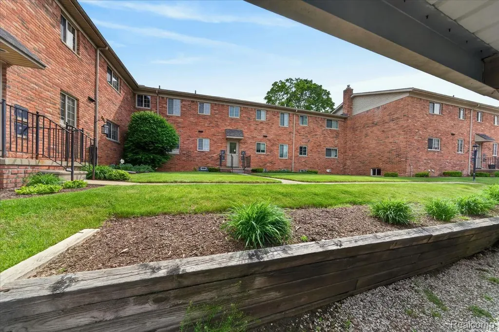 454 Romeo Road Rochester City MI 48307