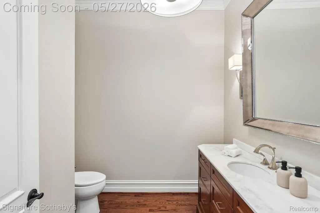 555 Baldwin Court Birmingham City MI 48009