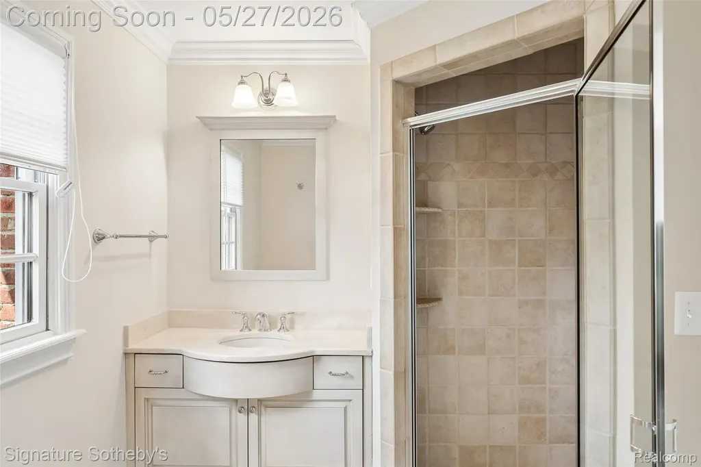 555 Baldwin Court Birmingham City MI 48009