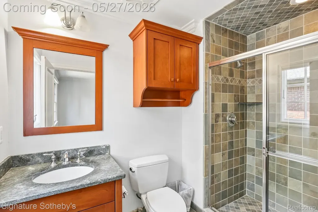 555 Baldwin Court Birmingham City MI 48009