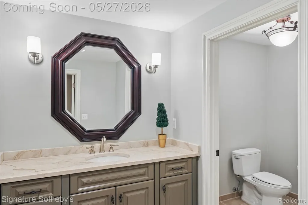 555 Baldwin Court Birmingham City MI 48009