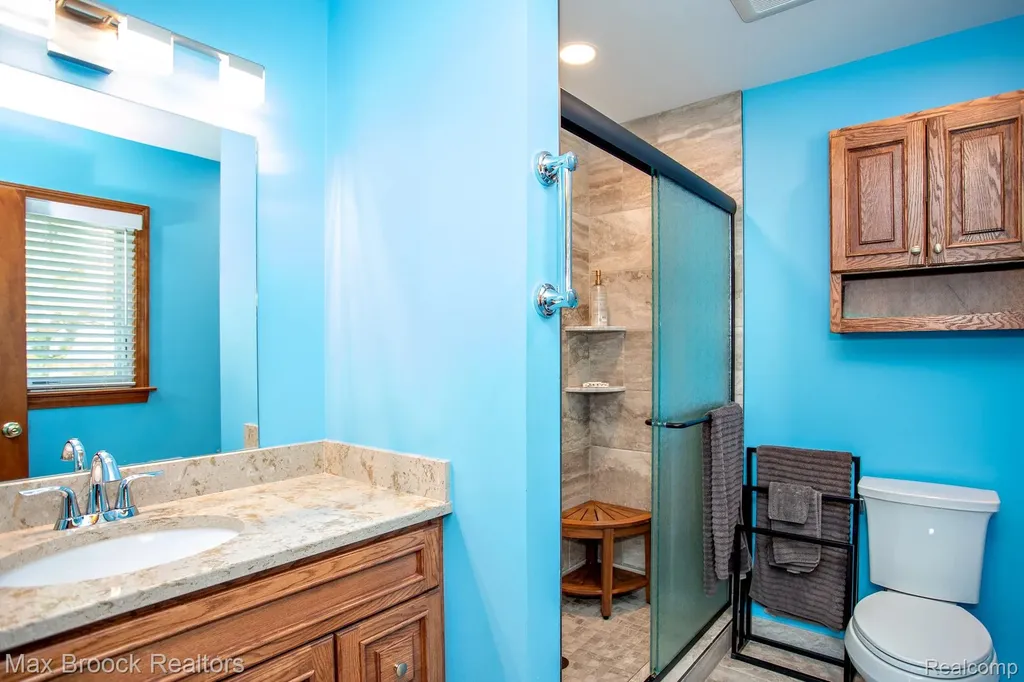 14271 Lincoln Street Oak Park City MI 48237