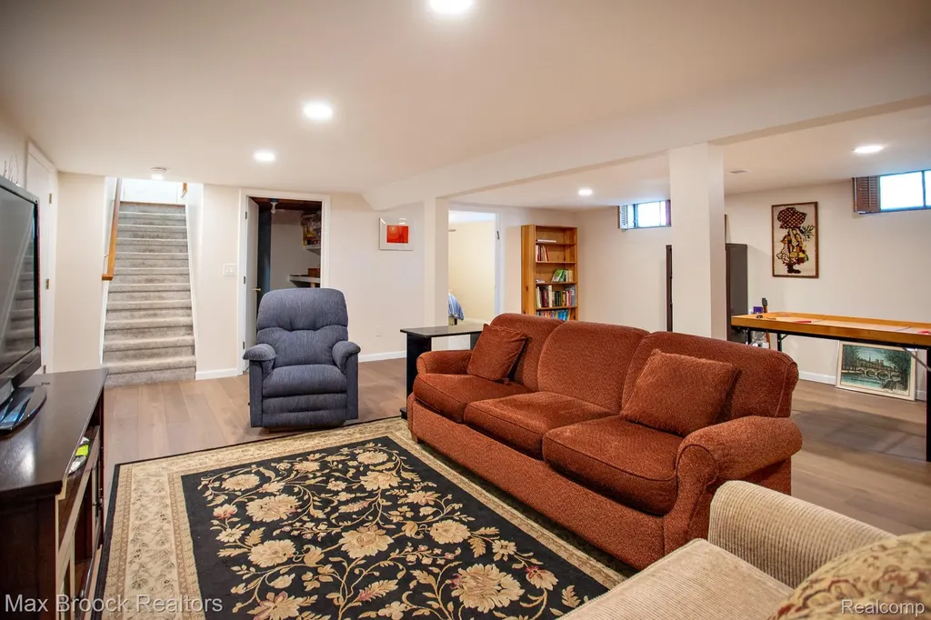 14271 Lincoln Street Oak Park City MI 48237