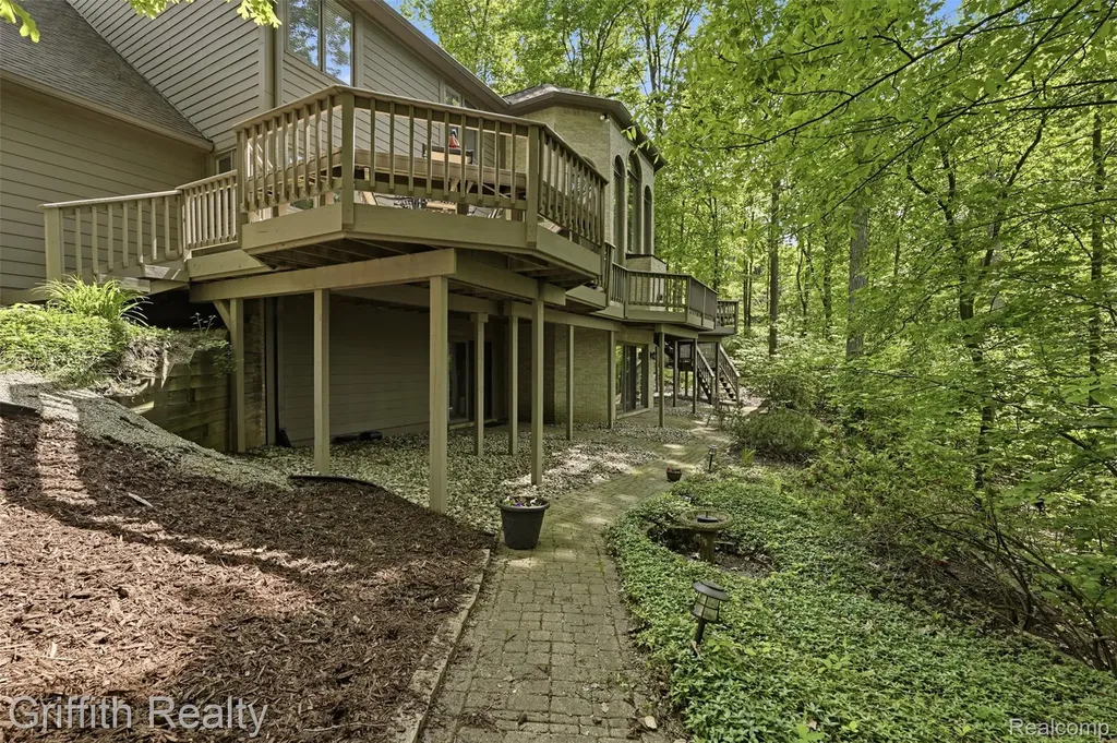 2018 Pine Hollow Trail Brighton Township MI 48114