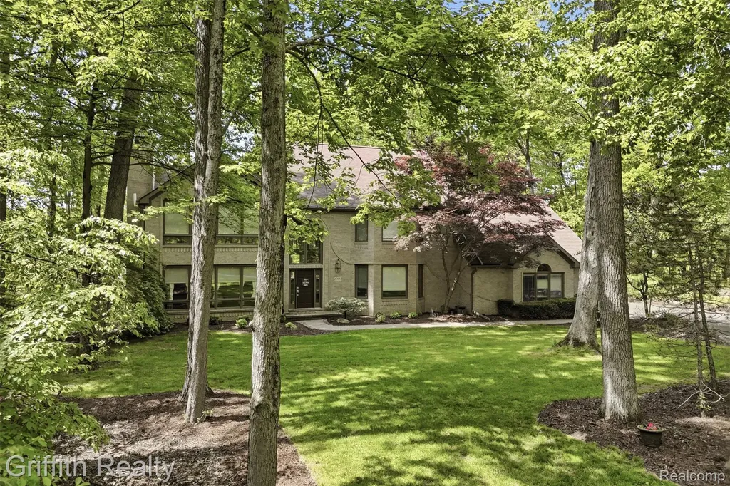 2018 Pine Hollow Trail Brighton Township MI 48114