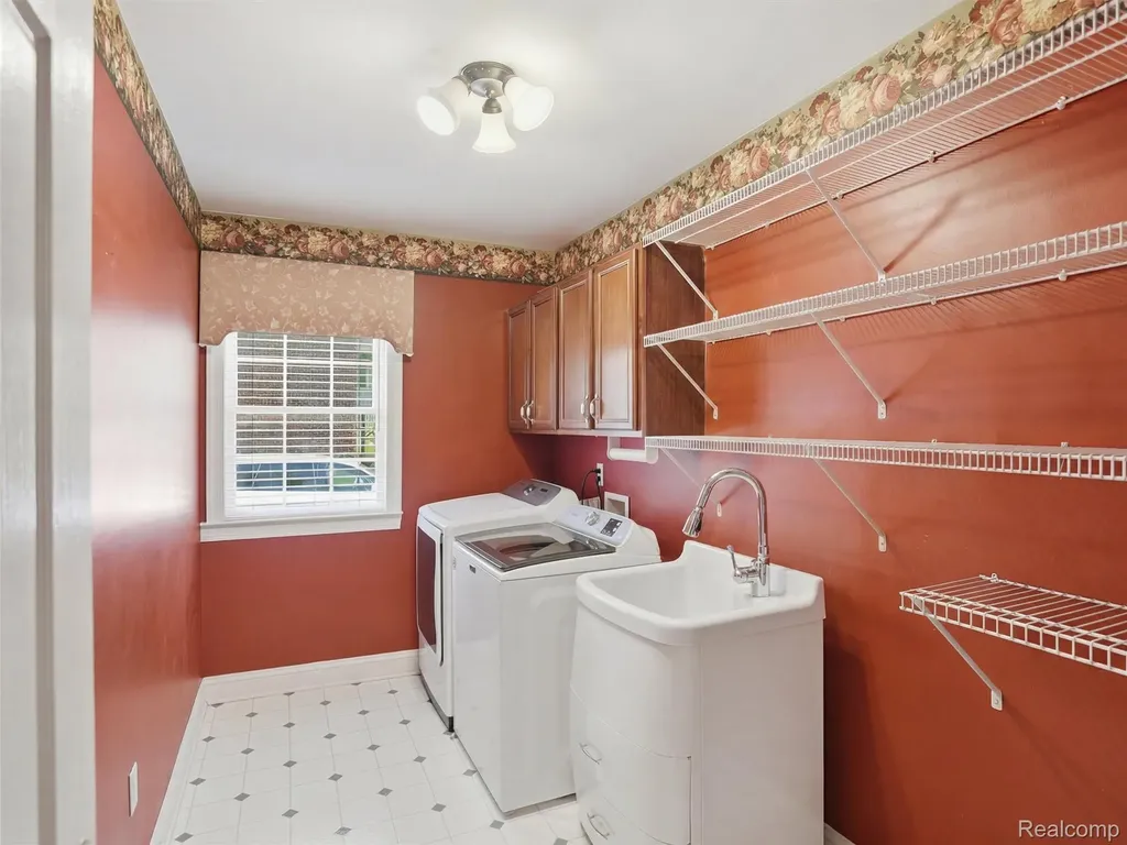 5318 Glenwood Creek Independence Charter Township MI 48348