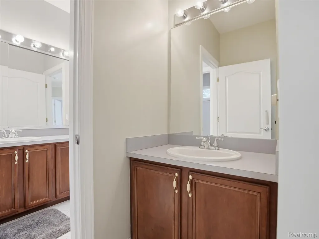 5318 Glenwood Creek Independence Charter Township MI 48348