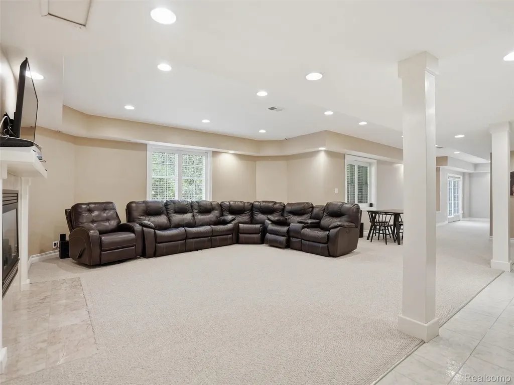 5318 Glenwood Creek Independence Charter Township MI 48348