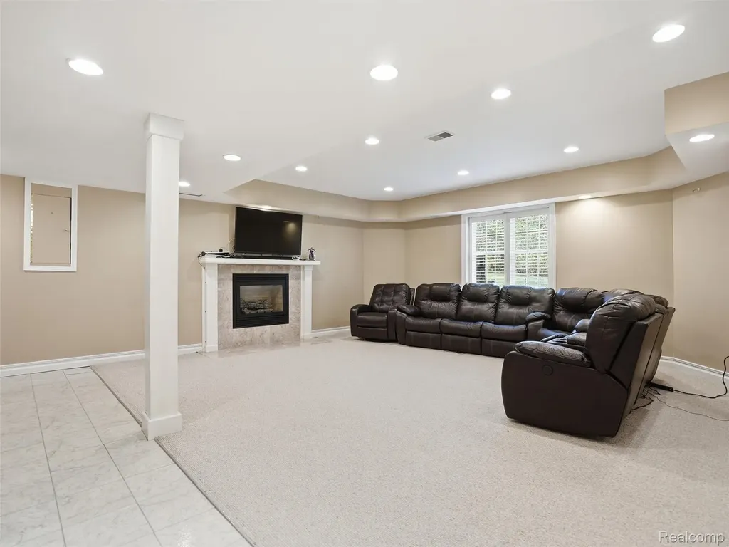 5318 Glenwood Creek Independence Charter Township MI 48348