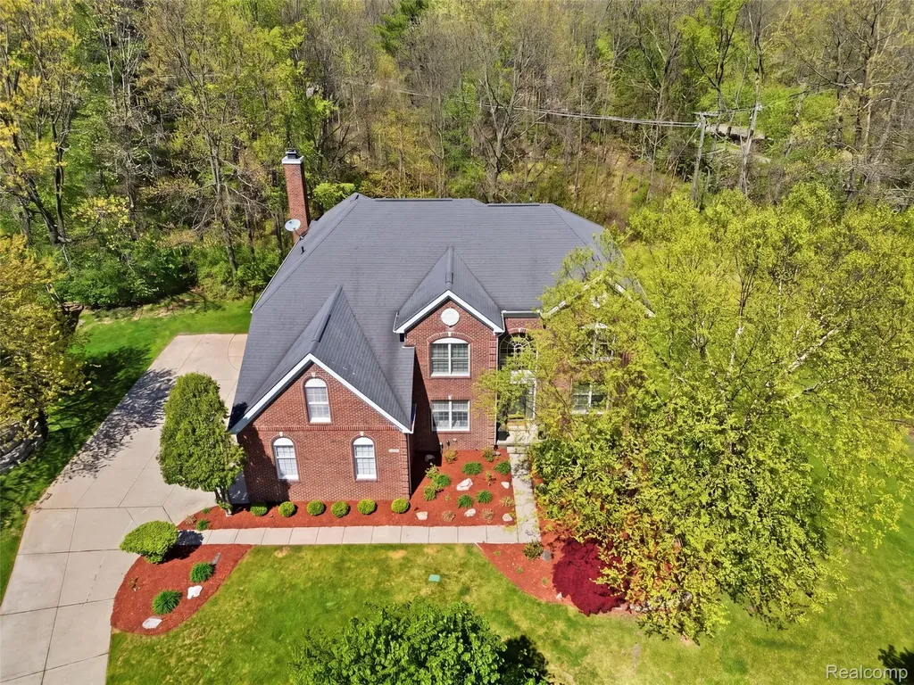 5318 Glenwood Creek Independence Charter Township MI 48348