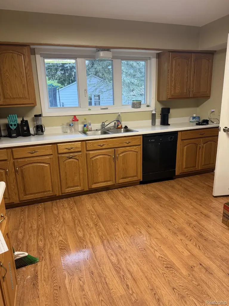 6344 Kilgour Street Marlette City MI 48453