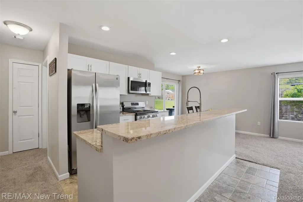 6070 Hackett Waterford Charter Township MI 48327