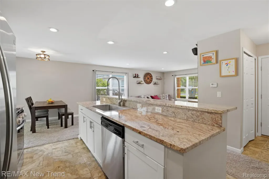 6070 Hackett Waterford Charter Township MI 48327