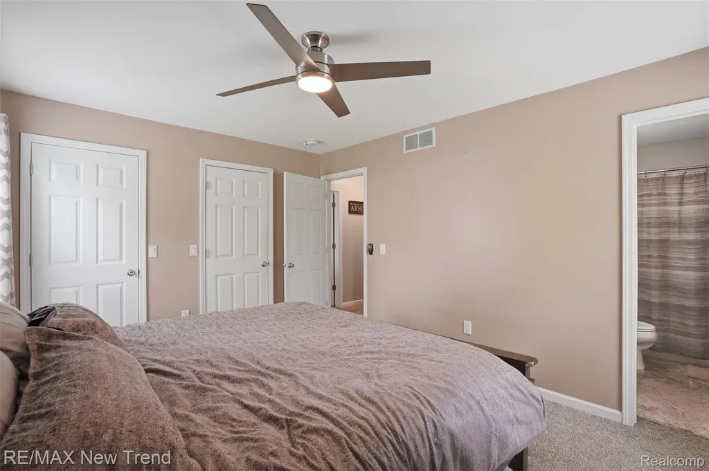 6070 Hackett Waterford Charter Township MI 48327