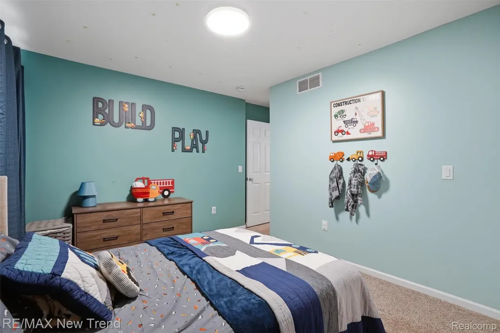 6070 Hackett Waterford Charter Township MI 48327