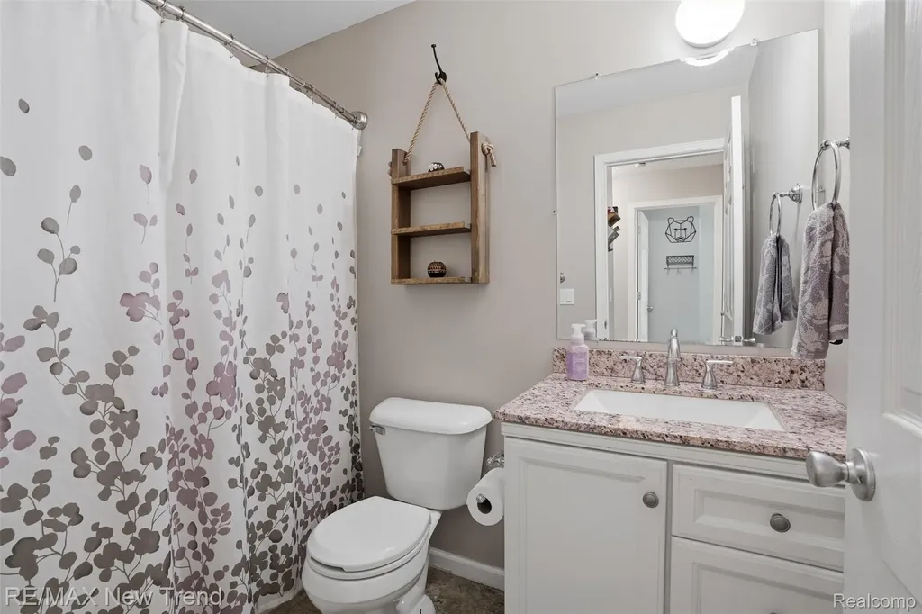 6070 Hackett Waterford Charter Township MI 48327