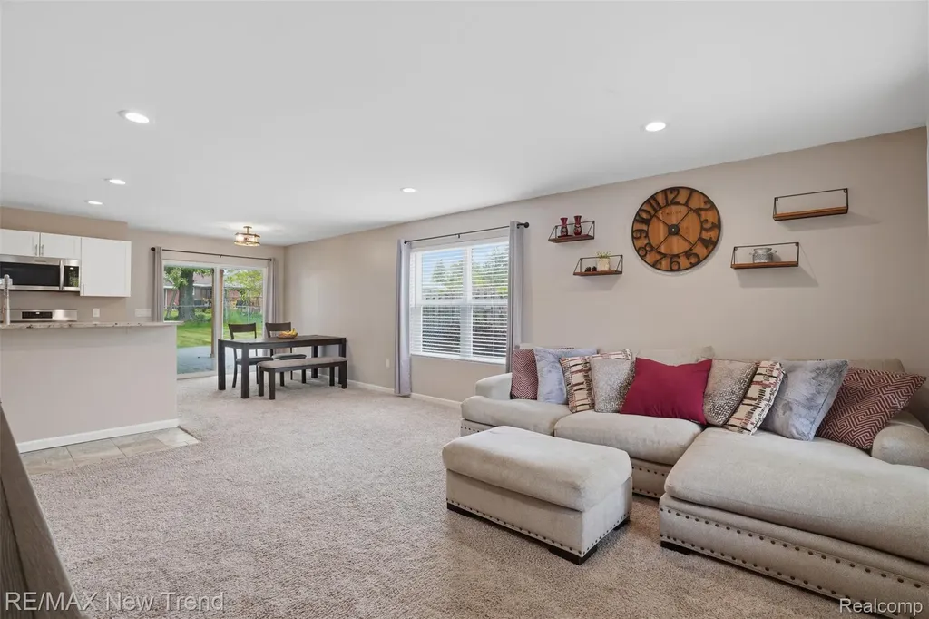 6070 Hackett Waterford Charter Township MI 48327