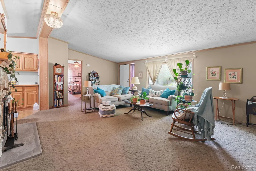 327 Basket Branch Oxford Charter Township MI 48371