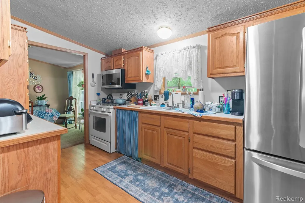 327 Basket Branch Oxford Charter Township MI 48371