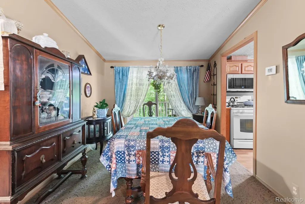 327 Basket Branch Oxford Charter Township MI 48371