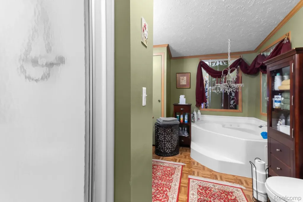 327 Basket Branch Oxford Charter Township MI 48371