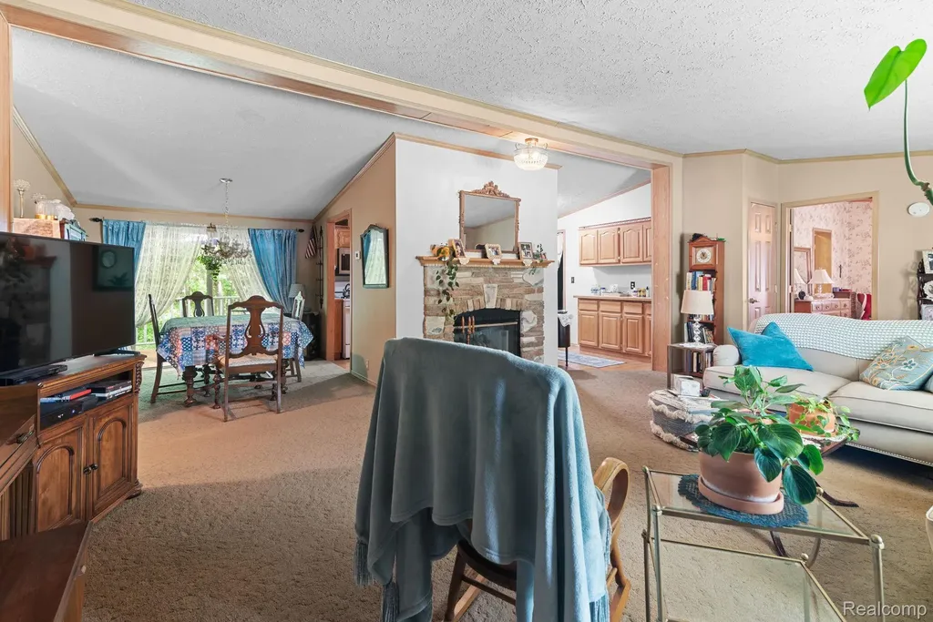 327 Basket Branch Oxford Charter Township MI 48371