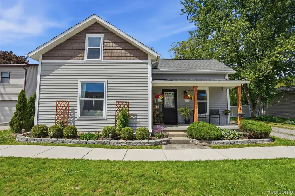 708 Walnut Street Brighton City MI 48116