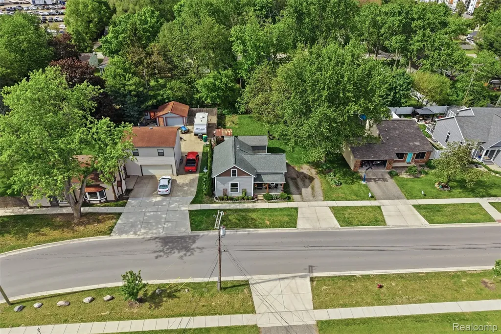 708 Walnut Street Brighton City MI 48116