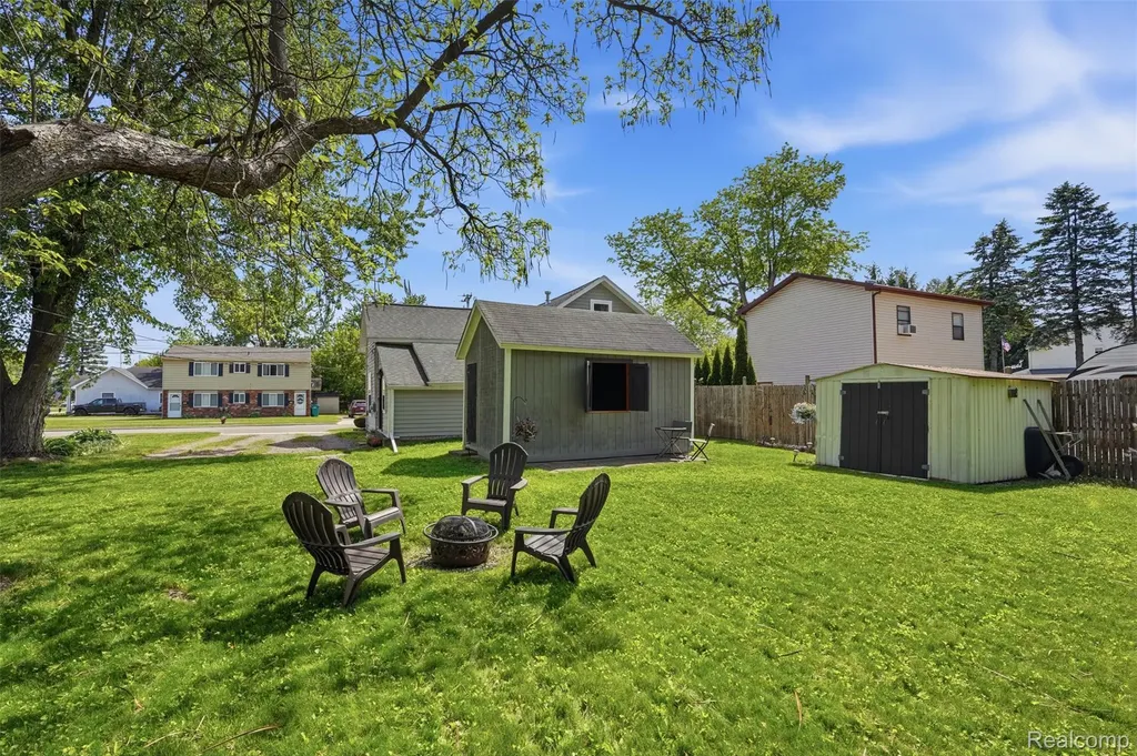 708 Walnut Street Brighton City MI 48116