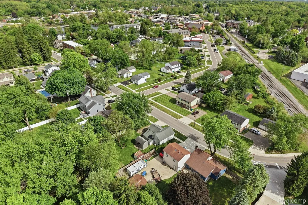 708 Walnut Street Brighton City MI 48116