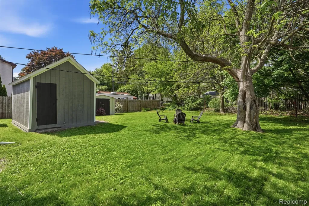 708 Walnut Street Brighton City MI 48116