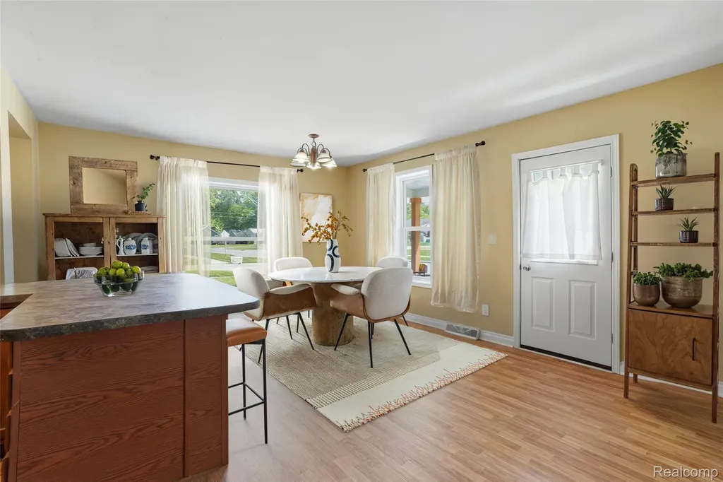 708 Walnut Street Brighton City MI 48116