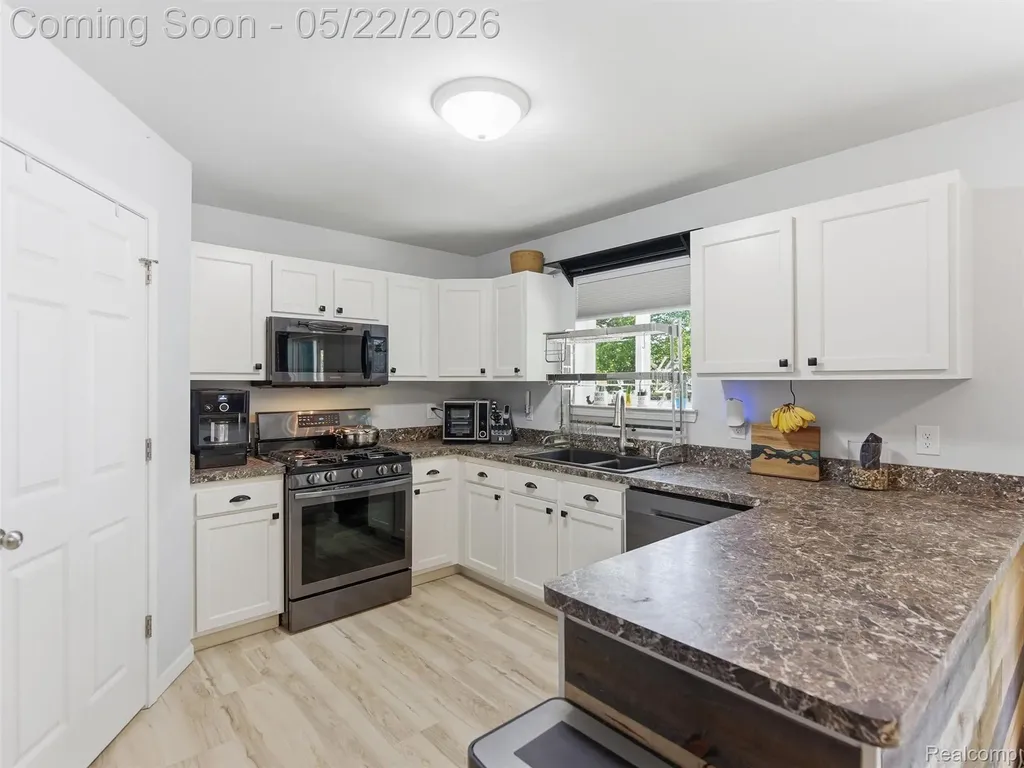 3145 Dahlia Drive Burton City MI 48519