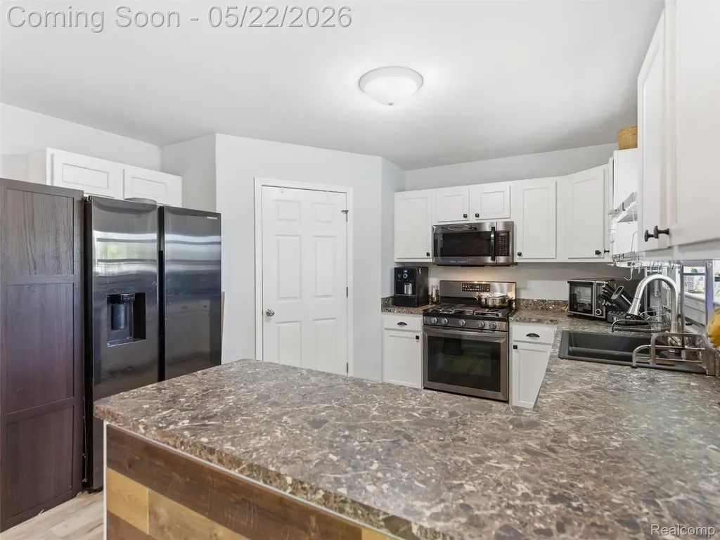 3145 Dahlia Drive Burton City MI 48519