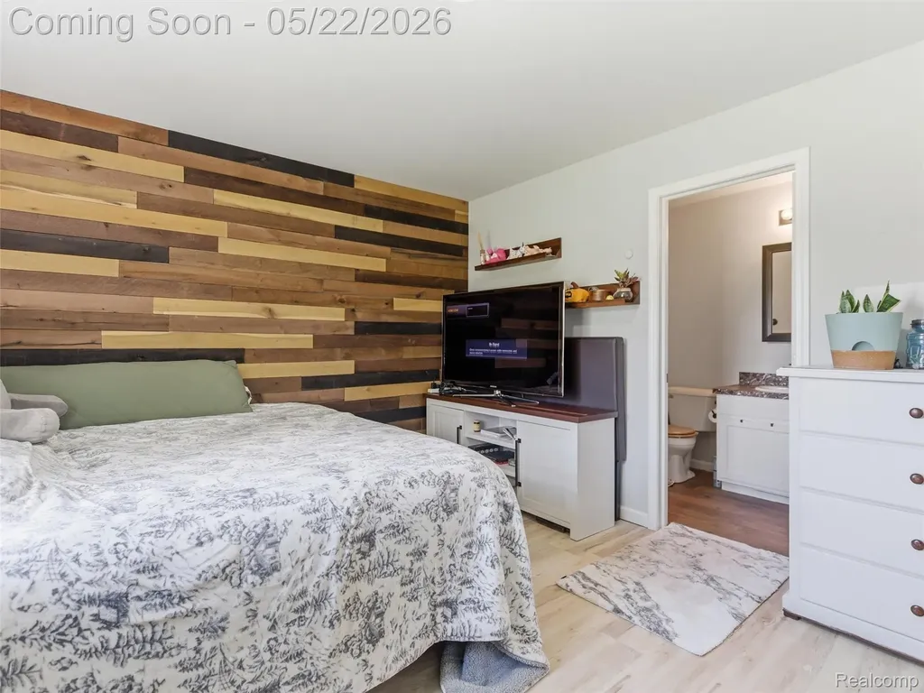 3145 Dahlia Drive Burton City MI 48519