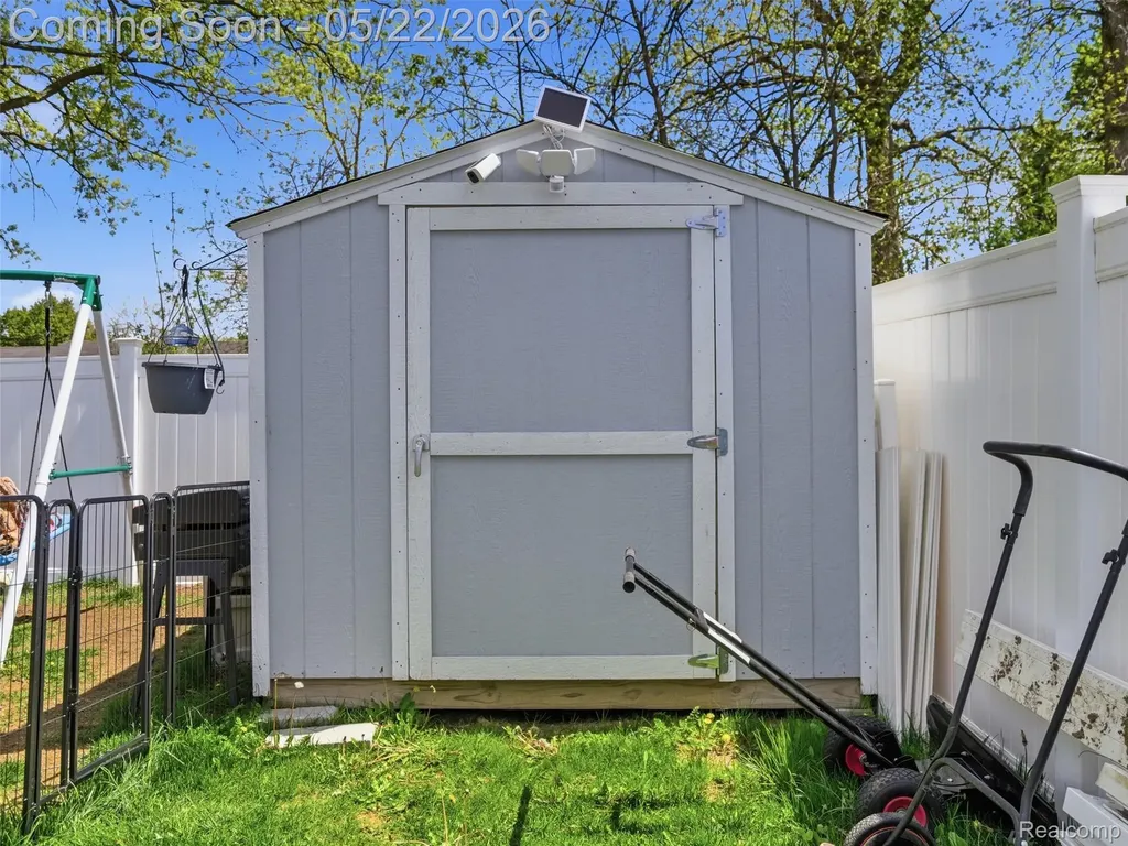 3145 Dahlia Drive Burton City MI 48519