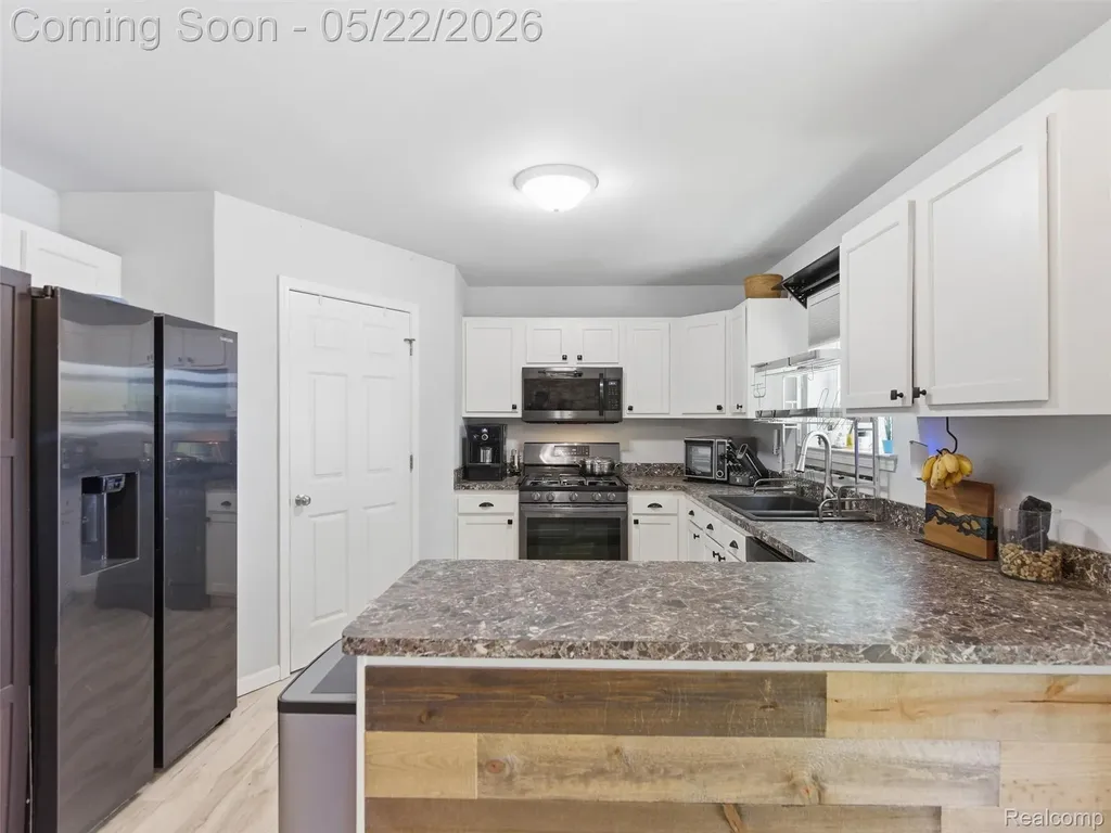 3145 Dahlia Drive Burton City MI 48519
