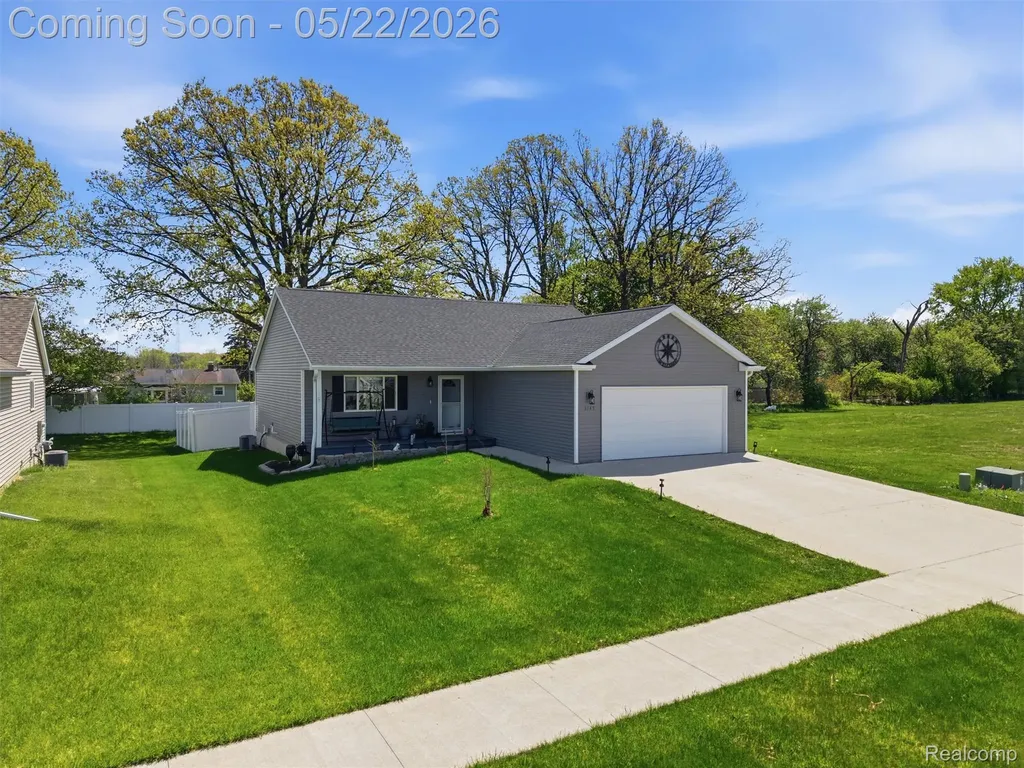 3145 Dahlia Drive Burton City MI 48519