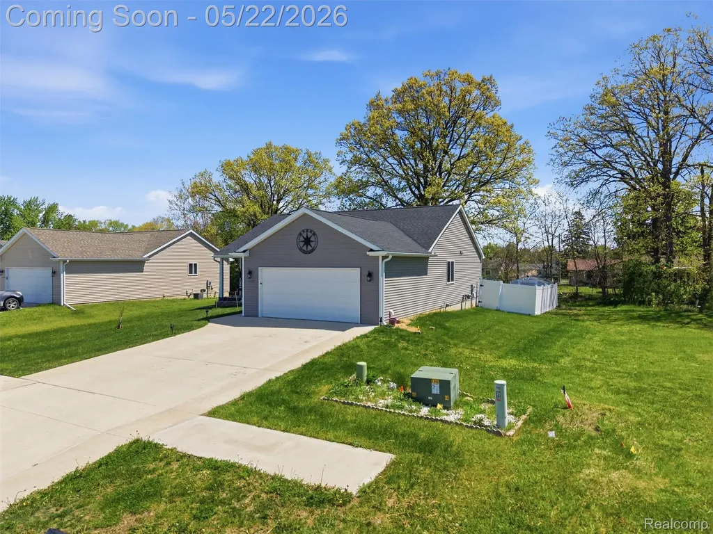 3145 Dahlia Drive Burton City MI 48519
