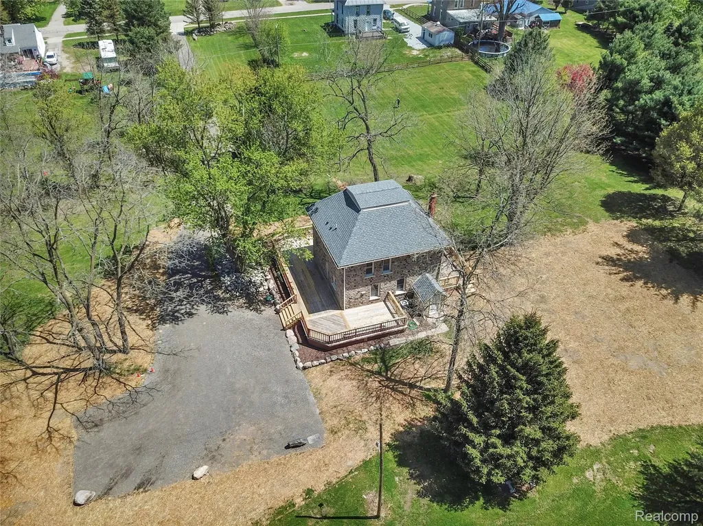 5660 Mill Street Peck Village MI 48466