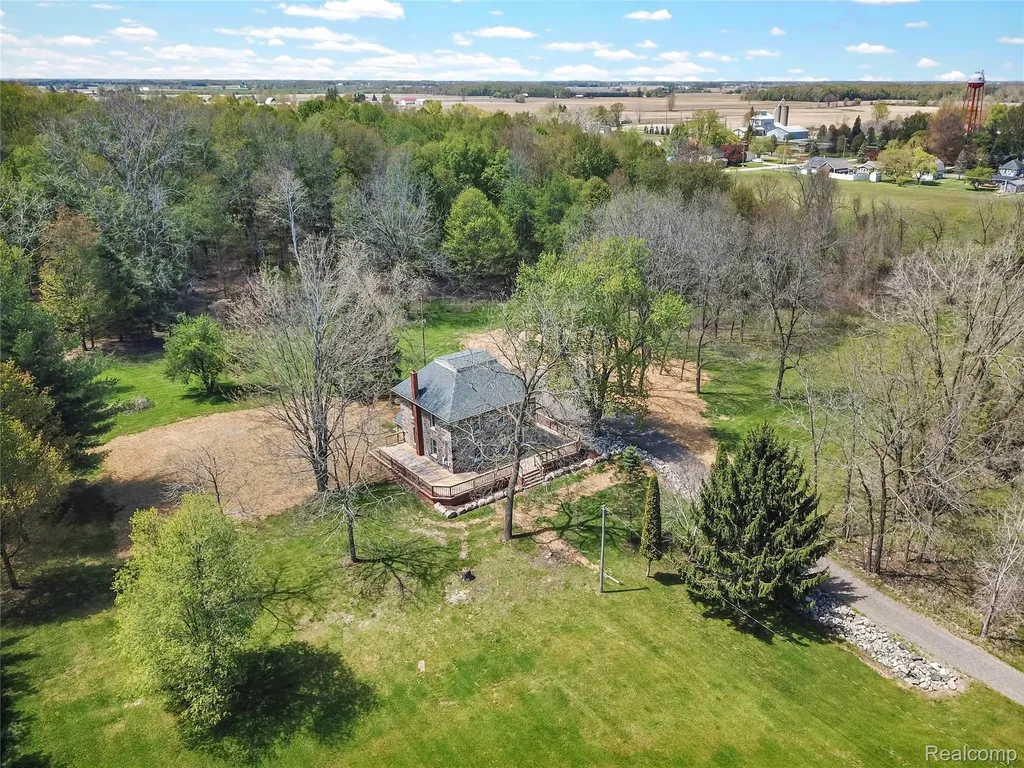 5660 Mill Street Peck Village MI 48466