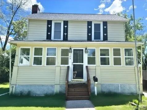 109 Cogshall Street Holly Village MI 48442