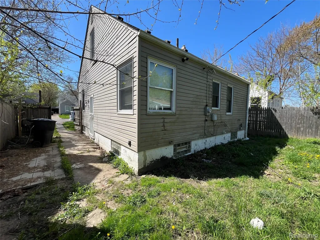 15645 Liberal Street Detroit City MI 48205