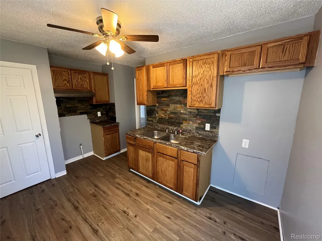 15645 Liberal Street Detroit City MI 48205