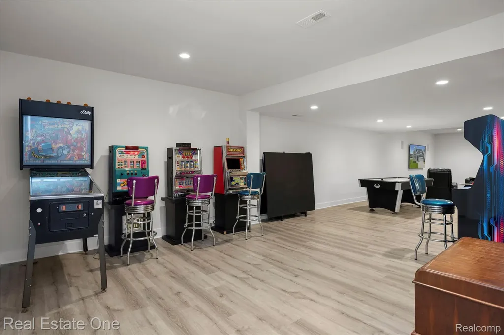 7656 Dunlap Court West Bloomfield Charter Township MI 48322