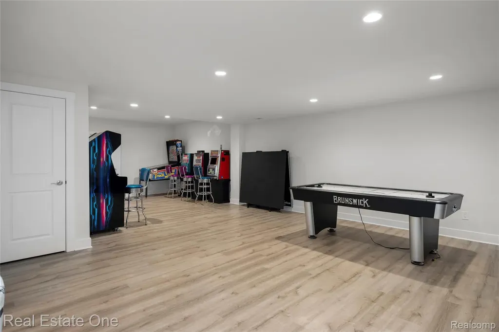 7656 Dunlap Court West Bloomfield Charter Township MI 48322