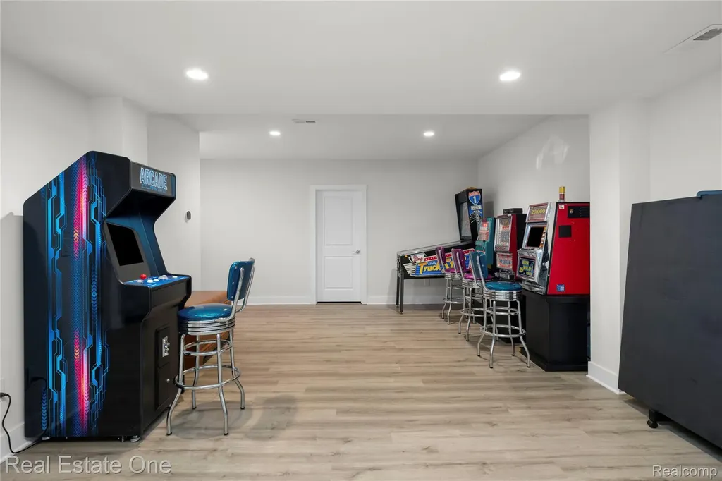 7656 Dunlap Court West Bloomfield Charter Township MI 48322