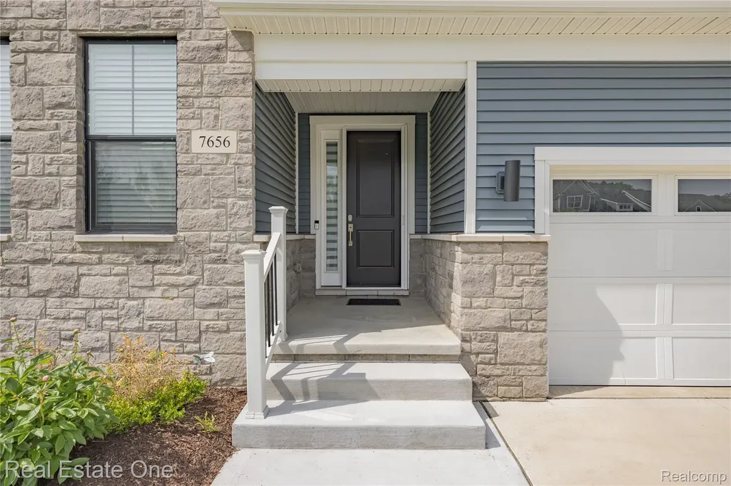 7656 Dunlap Court West Bloomfield Charter Township MI 48322