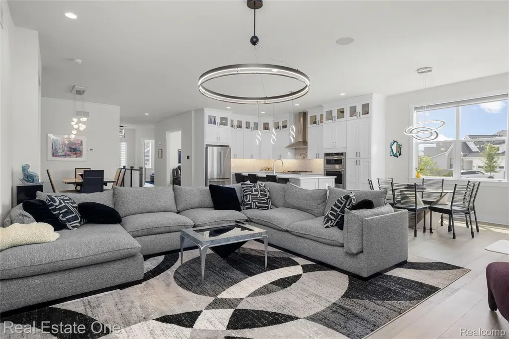 7656 Dunlap Court West Bloomfield Charter Township MI 48322